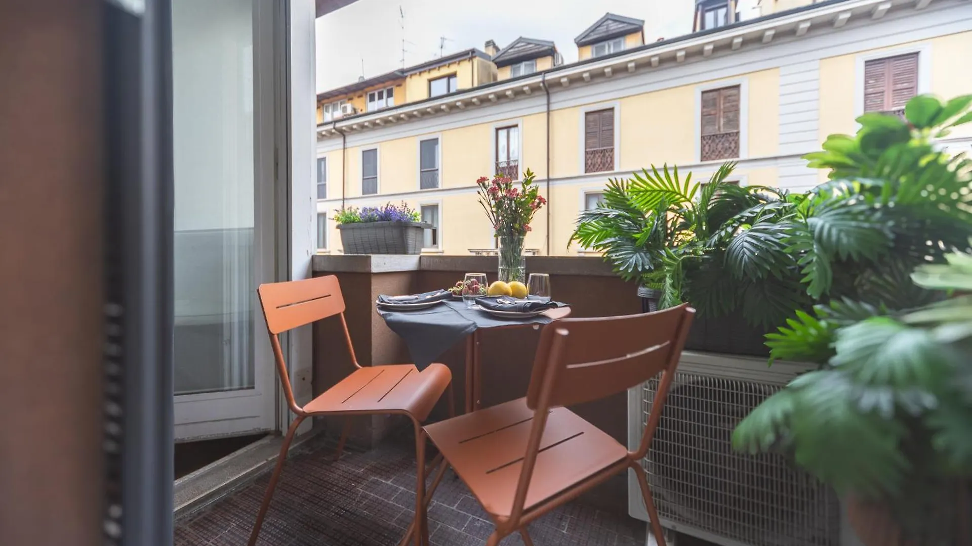 Lovely Apartments In The Hearth Of Brera By Rentopolis Milano 0*,  İtalya